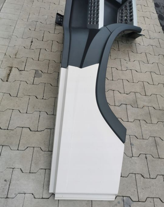 STOPNICA WŁAZ VOLVO FH4 RH. ORYGINAŁ - Footstep for Truck: picture 2 STOPNICA WŁAZ VOLVO FH4 RH. ORYGINAŁ - Footstep for Truck: picture 2