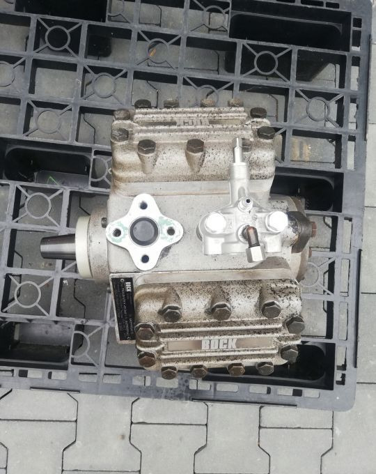 Sprężarka kompresor klimatyzacji Bock FKX40/470K - A/C compressor for Truck: picture 2 Sprężarka kompresor klimatyzacji Bock FKX40/470K - A/C compressor for Truck: picture 2