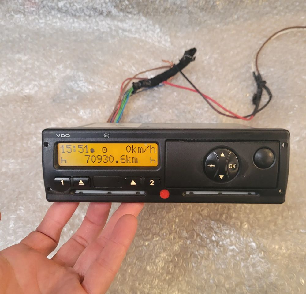 TACHOGRAF MERCEDES ACTROS A0024463633 R.2.1 - Tachograph for Truck: picture 1 TACHOGRAF MERCEDES ACTROS A0024463633 R.2.1 - Tachograph for Truck: picture 1