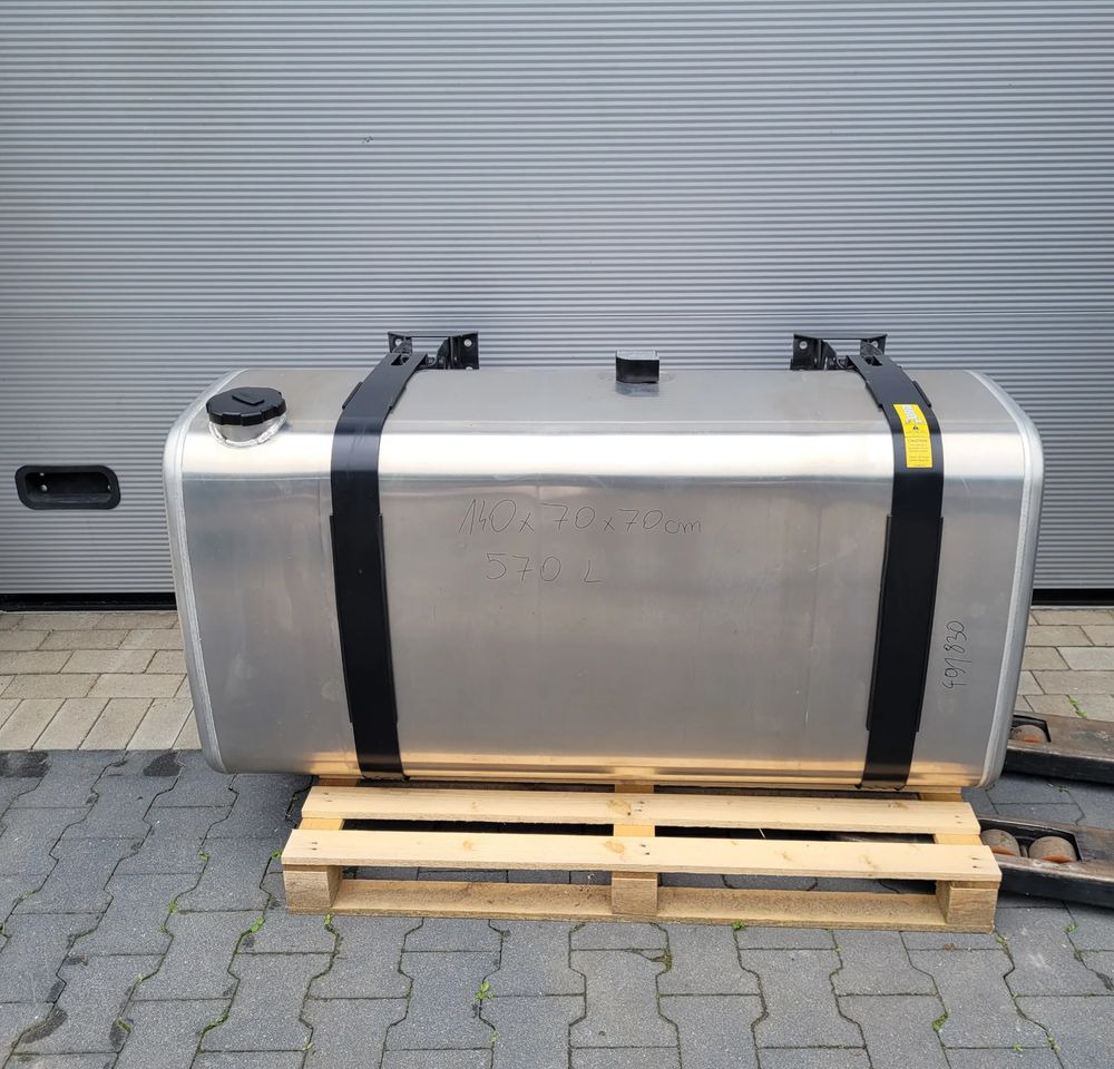 ZBIORNIK PALIWA VOLVO FH4 FH5 GAMA 140X70X70CM 21516453 570L CHWALIM116 - Fuel tank for Truck: picture 1 ZBIORNIK PALIWA VOLVO FH4 FH5 GAMA 140X70X70CM 21516453 570L CHWALIM116 - Fuel tank for Truck: picture 1