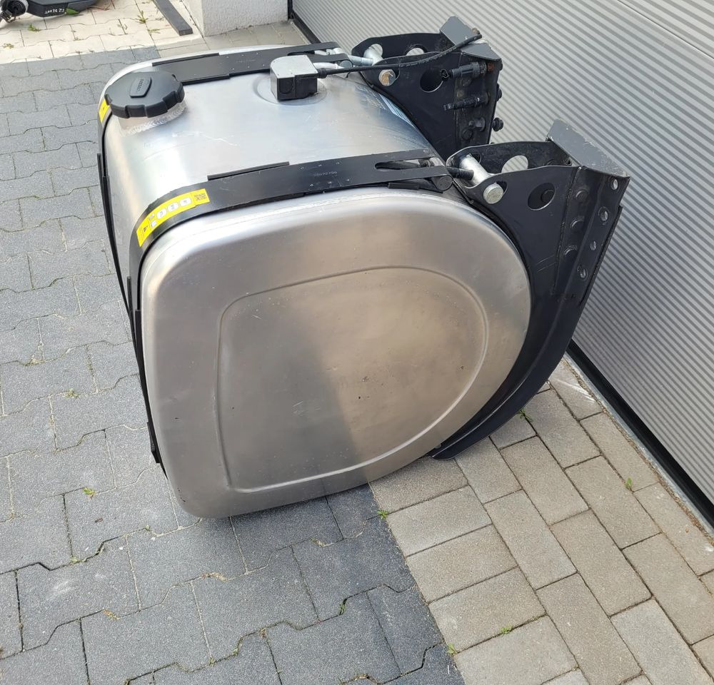 ZBIORNIK PALIWA VOLVO FH4 FM 240L 21516442 60X70X70 CM CHWALIM116 - Fuel tank for Truck: picture 2 ZBIORNIK PALIWA VOLVO FH4 FM 240L 21516442 60X70X70 CM CHWALIM116 - Fuel tank for Truck: picture 2