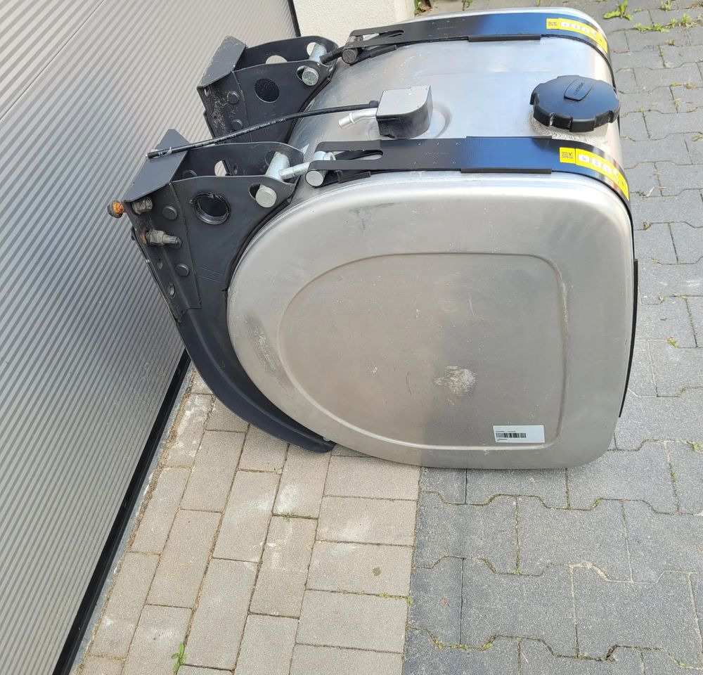 ZBIORNIK PALIWA VOLVO FH4 FM 240L 21516442 60X70X70 CM CHWALIM116 - Fuel tank for Truck: picture 3 ZBIORNIK PALIWA VOLVO FH4 FM 240L 21516442 60X70X70 CM CHWALIM116 - Fuel tank for Truck: picture 3