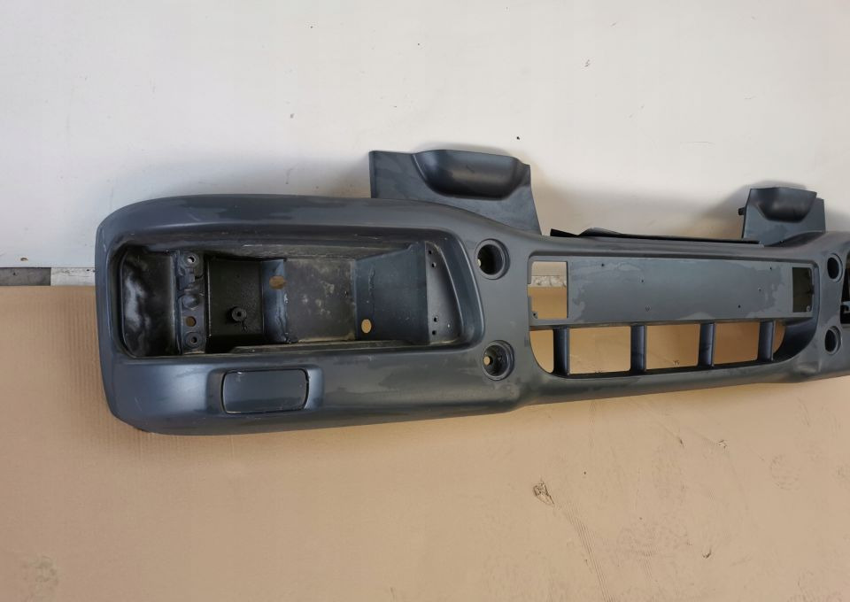 ZDERZAK IVECO EUROCARGO ORYGINAŁ 504039191 - Bumper for Truck: picture 2 ZDERZAK IVECO EUROCARGO ORYGINAŁ 504039191 - Bumper for Truck: picture 2