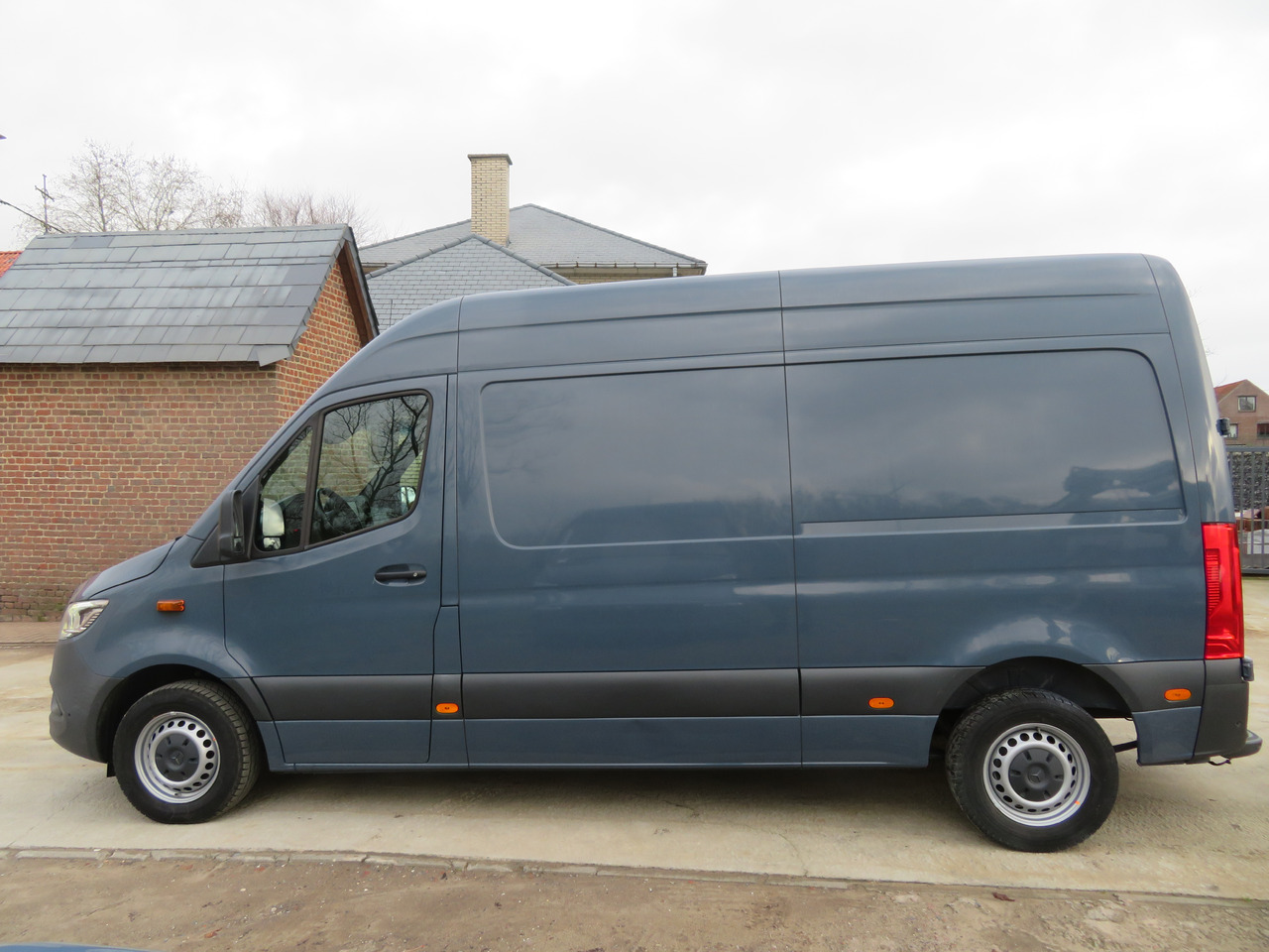 Mercedes-Benz Sprinter 317cdi - 9GTronic - A2H2 - Panel van: picture 4 Mercedes-Benz Sprinter 317cdi - 9GTronic - A2H2 - Panel van: picture 4