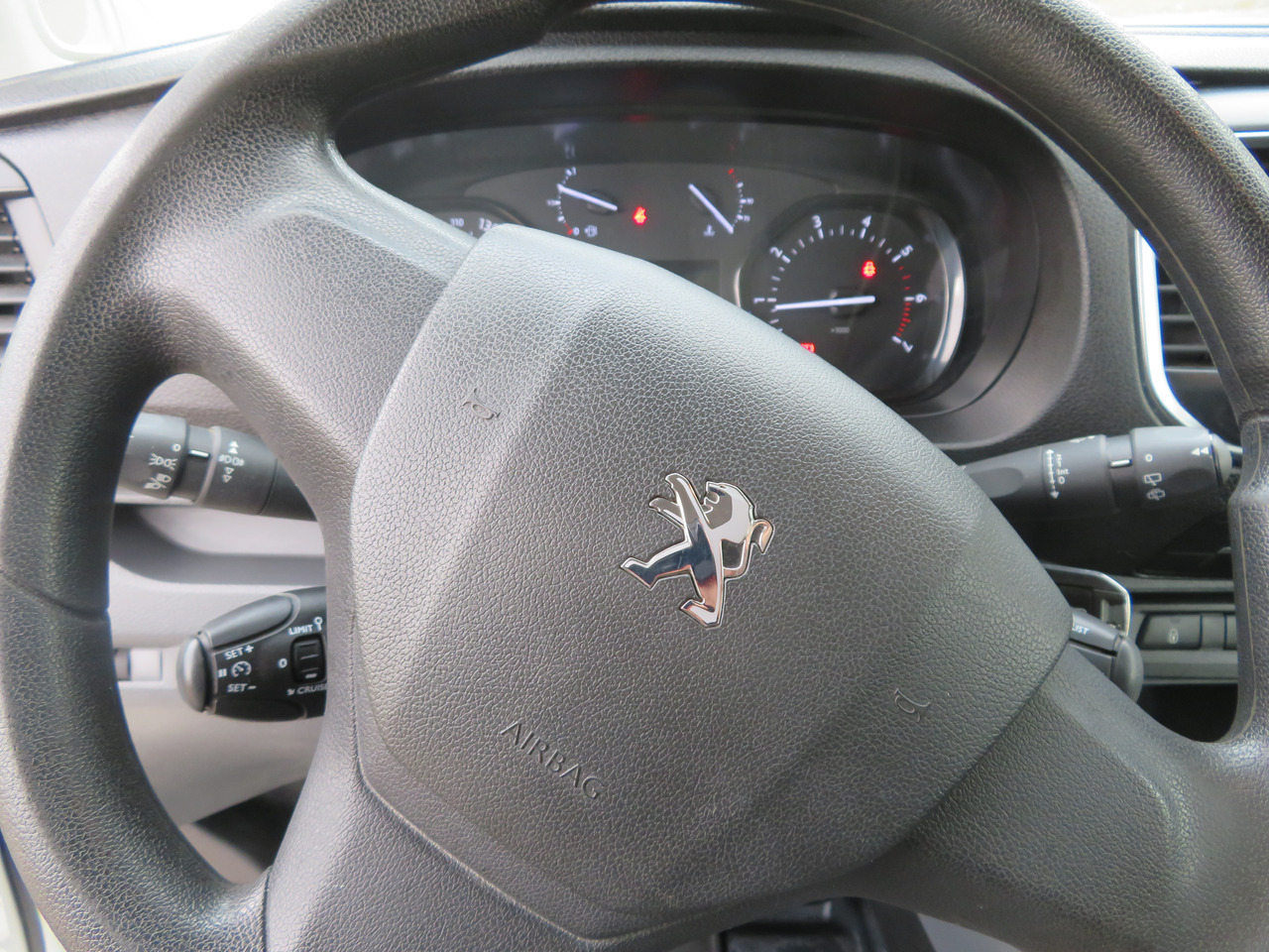 Panel van, Combi van Peugeot Expert 2.0 BlueHDi - L3 - dubbel cabine: picture 14