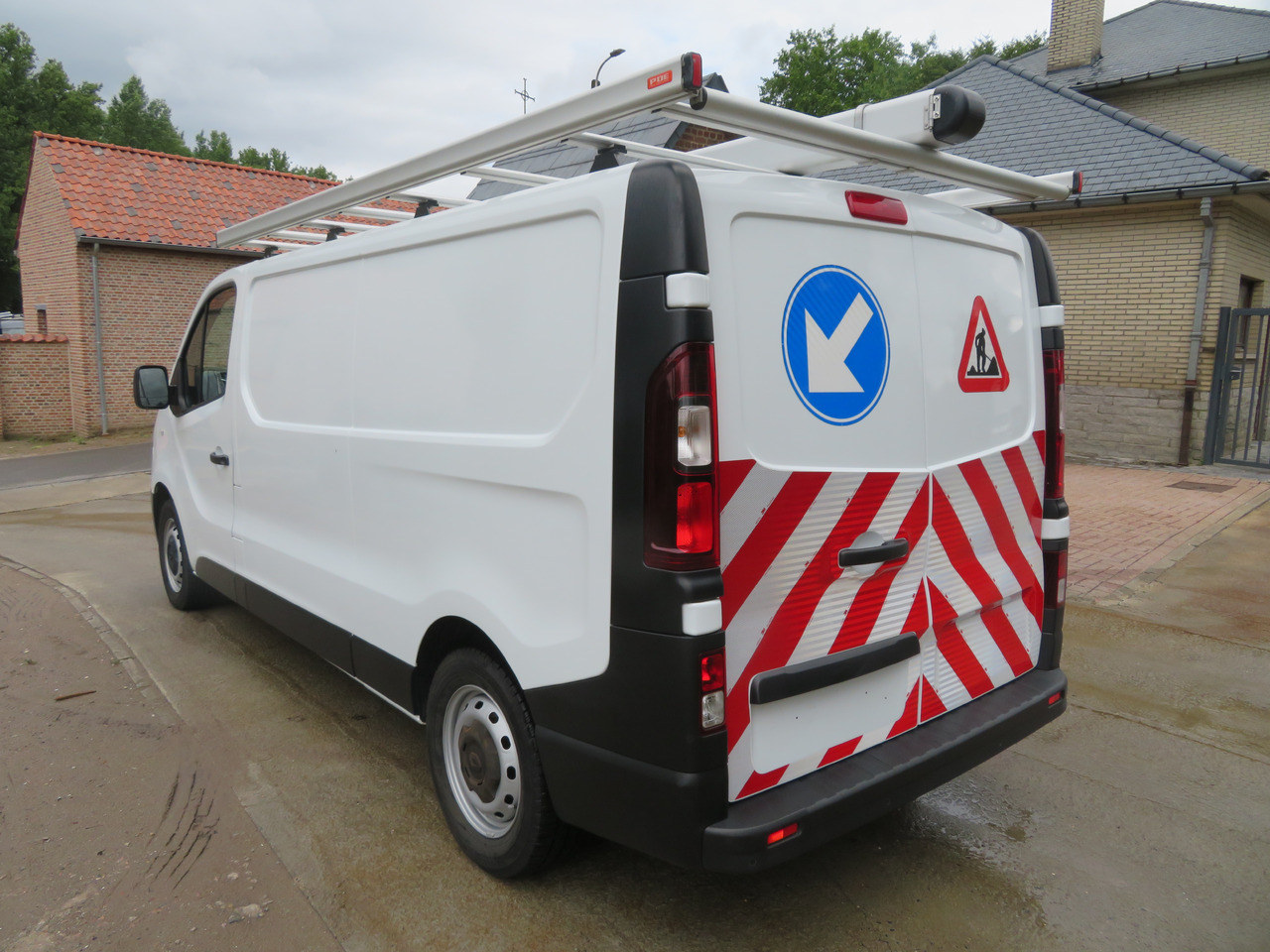 RENAULT Trafic 2.0dCi - L2H1 - Small van: picture 5 RENAULT Trafic 2.0dCi - L2H1 - Small van: picture 5