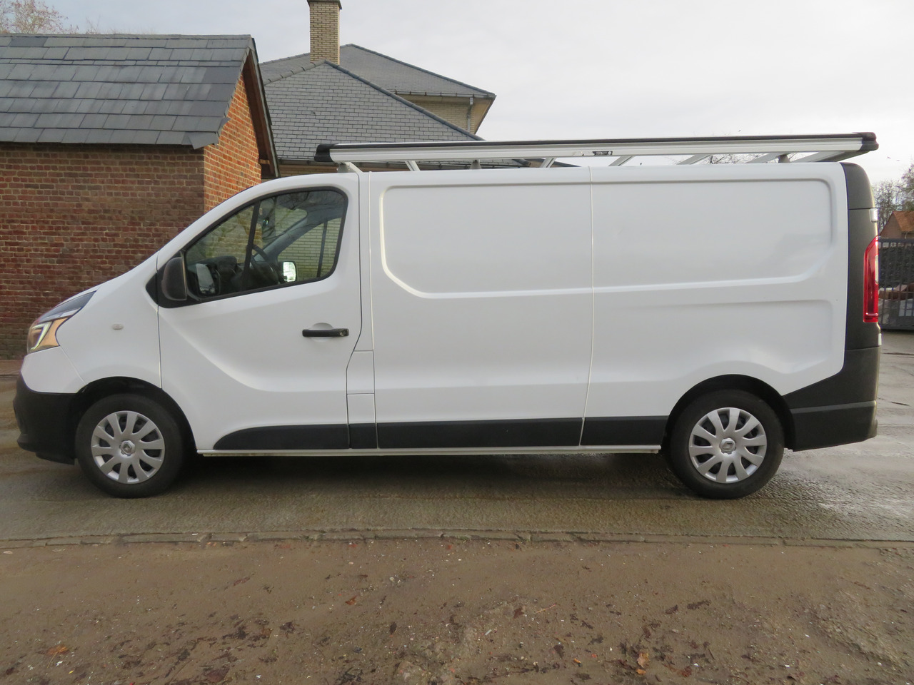 Renault Trafic 2.0dCi Grand Confort - L2H1 - Small van: picture 4 Renault Trafic 2.0dCi Grand Confort - L2H1 - Small van: picture 4