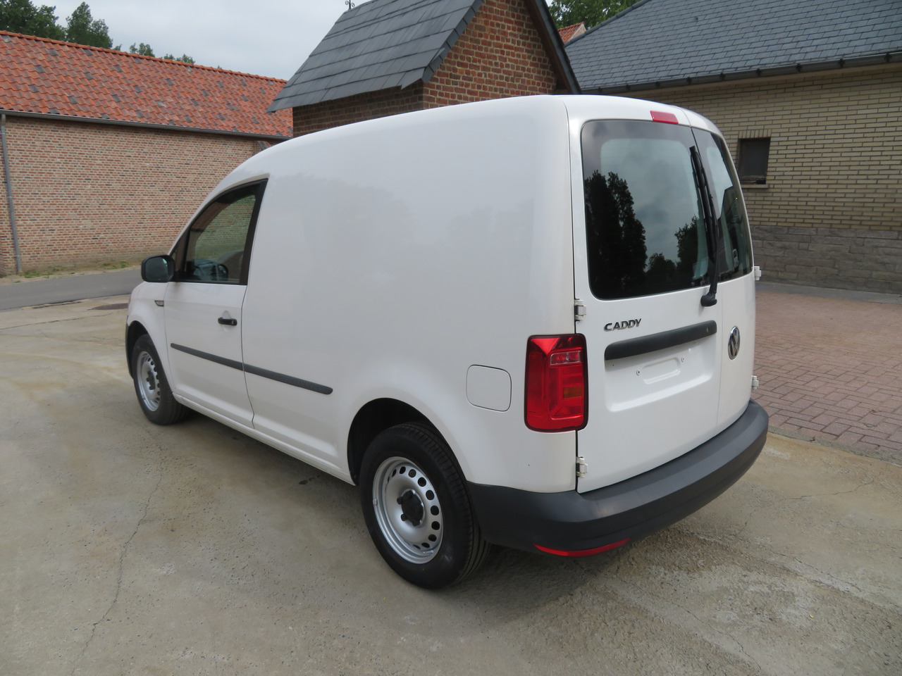 VOLKSWAGEN Caddy 2.0 TDi - Small van: picture 5 VOLKSWAGEN Caddy 2.0 TDi - Small van: picture 5