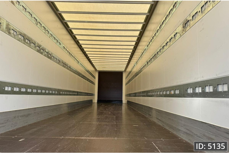 Krone SEK / Steering axle / More available - Closed box semi-trailer: picture 5 Krone SEK / Steering axle / More available - Closed box semi-trailer: picture 5