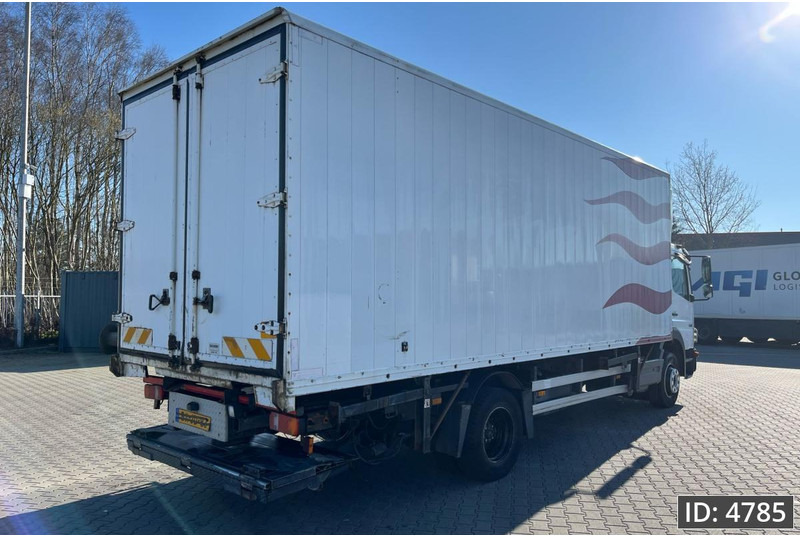 Mercedes-Benz Atego 1318 Day Cab, Euro 5, BDF / EPS automatic / DHOLLANDIA 2000KG - Container transporter/ Swap body truck: picture 3 Mercedes-Benz Atego 1318 Day Cab, Euro 5, BDF / EPS automatic / DHOLLANDIA 2000KG - Container transporter/ Swap body truck: picture 3