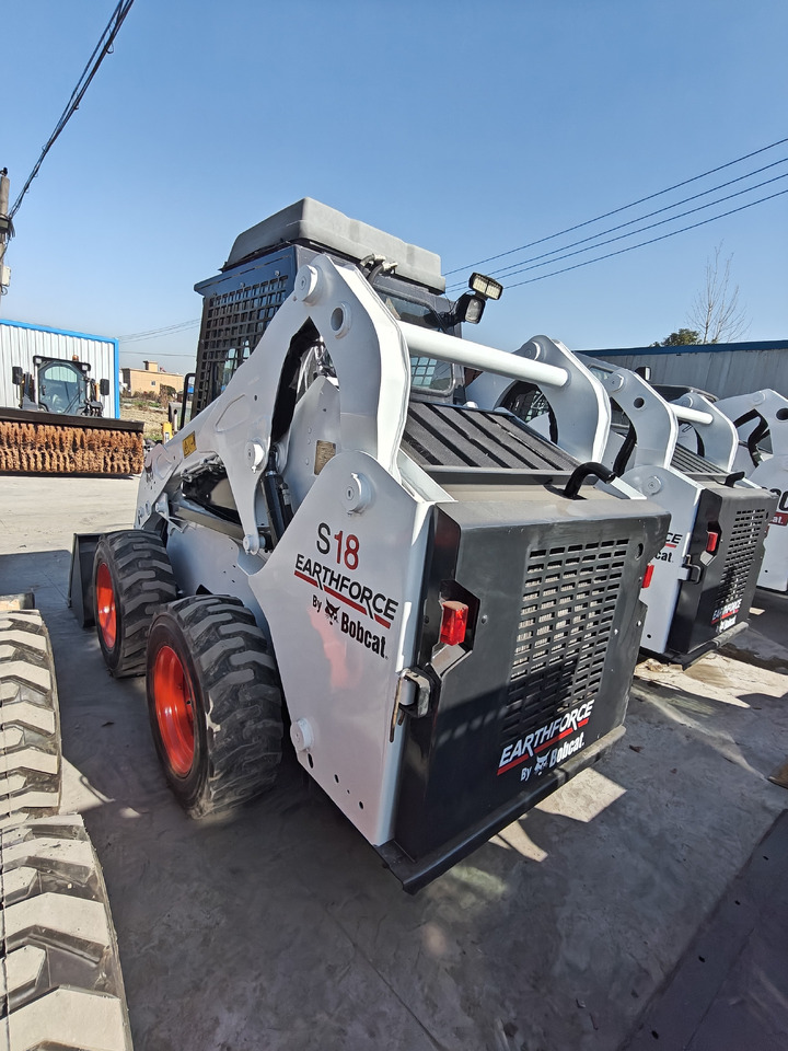 Skid steer loader BOBCAT S18 Skid Steer Loader Click for Disconunt: picture 4 Skid steer loader BOBCAT S18 Skid Steer Loader Click for Disconunt: picture 4