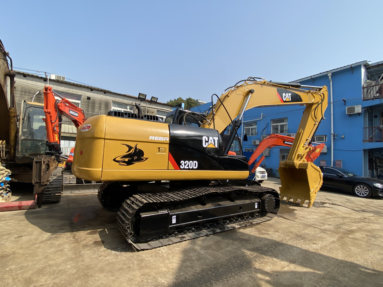 CATERPILLAR 320D - Crawler excavator: picture 1 CATERPILLAR 320D - Crawler excavator: picture 1