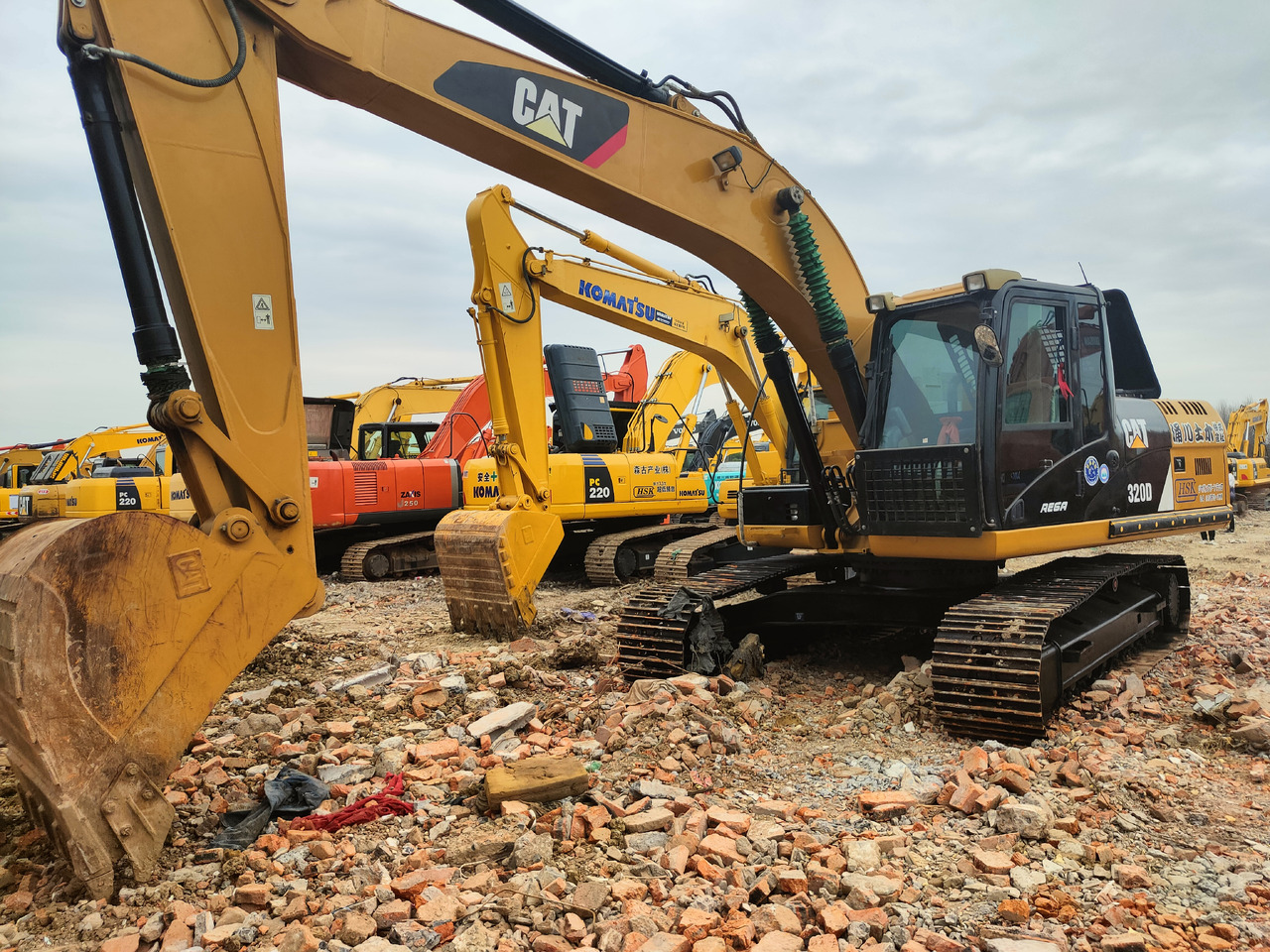 CATERPILLAR 320D - Crawler excavator: picture 1 CATERPILLAR 320D - Crawler excavator: picture 1