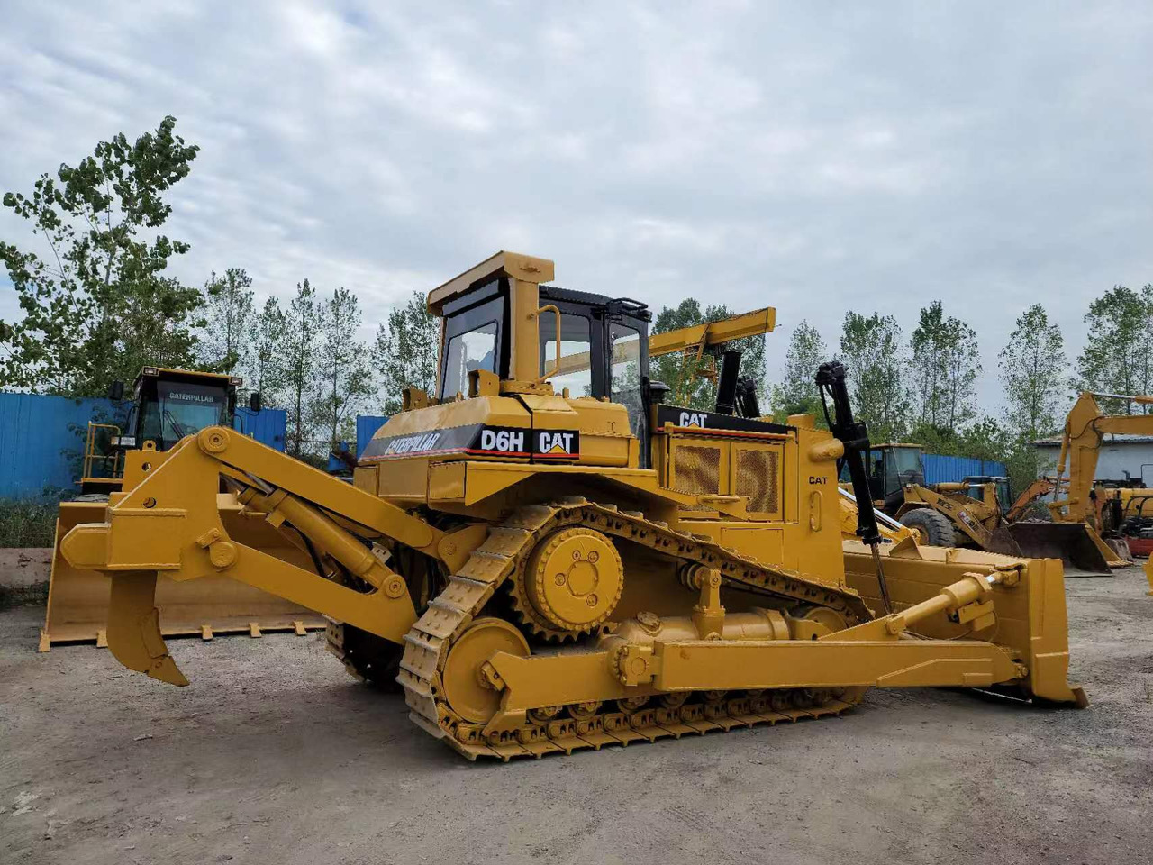 CATERPILLAR D6H - Bulldozer: picture 3 CATERPILLAR D6H - Bulldozer: picture 3