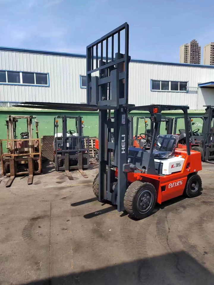 HELI 3.5Ton Forklift Click Here for Discount - Diesel forklift: picture 1 HELI 3.5Ton Forklift Click Here for Discount - Diesel forklift: picture 1