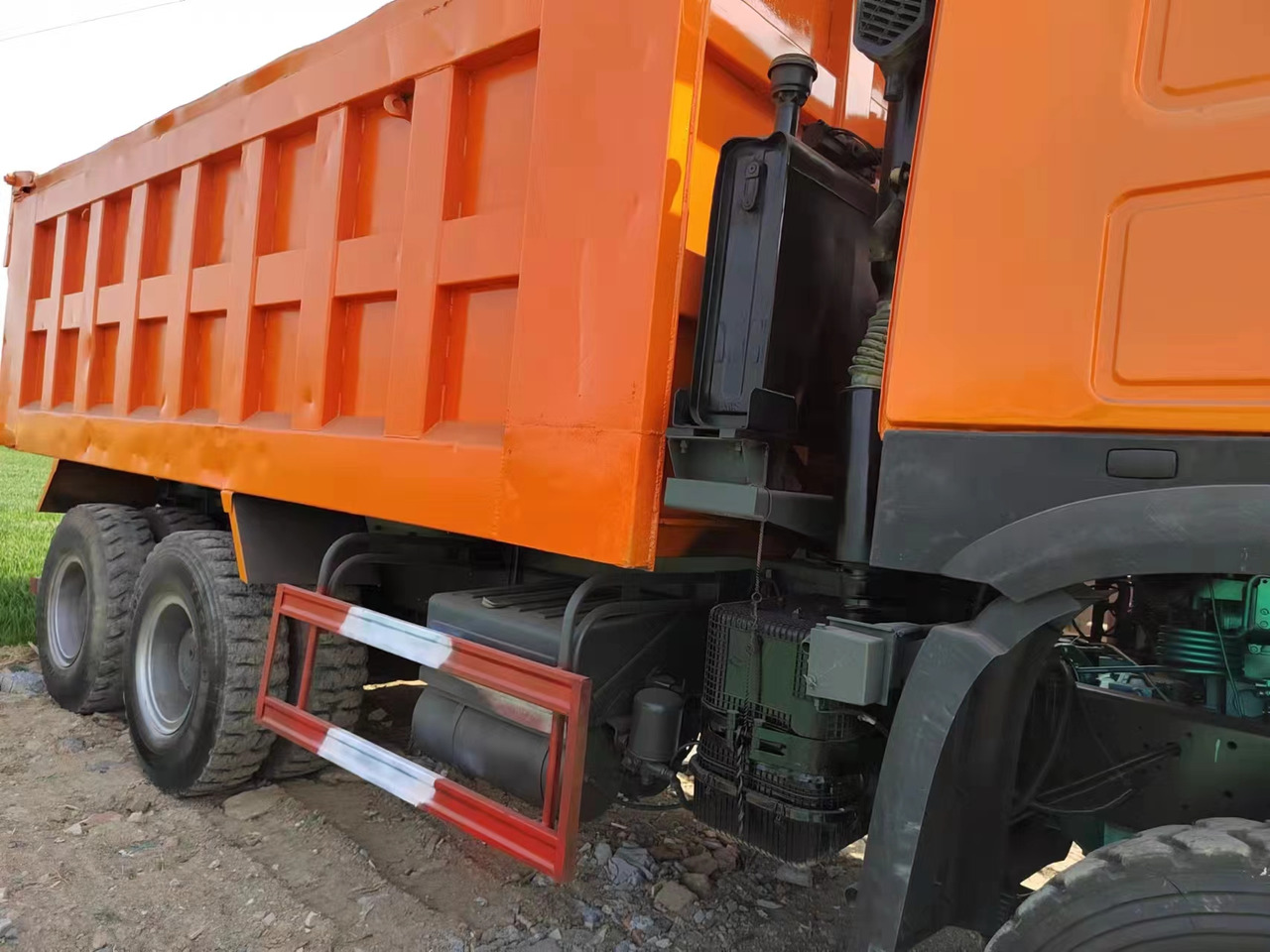 HOWO Dump Truck 6*4 371 Click Here for Discount - Tipper: picture 3 HOWO Dump Truck 6*4 371 Click Here for Discount - Tipper: picture 3