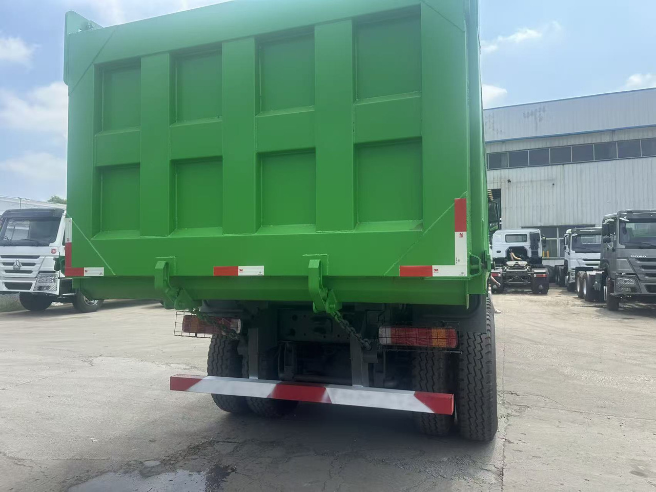 HOWO Haohan 6✖4 Dump Truck Green - Box truck: picture 5 HOWO Haohan 6✖4 Dump Truck Green - Box truck: picture 5