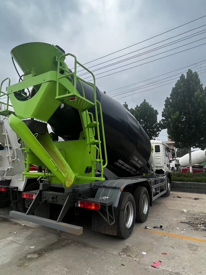 HOWO TX350 Cement Mixer Truck - Concrete mixer truck: picture 3 HOWO TX350 Cement Mixer Truck - Concrete mixer truck: picture 3