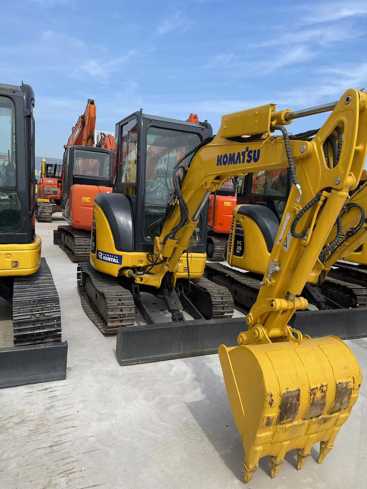KOMATSU Mini Excavator PC30 Powerful and Efficient Yanmar Engine - Mini excavator: picture 1 KOMATSU Mini Excavator PC30 Powerful and Efficient Yanmar Engine - Mini excavator: picture 1
