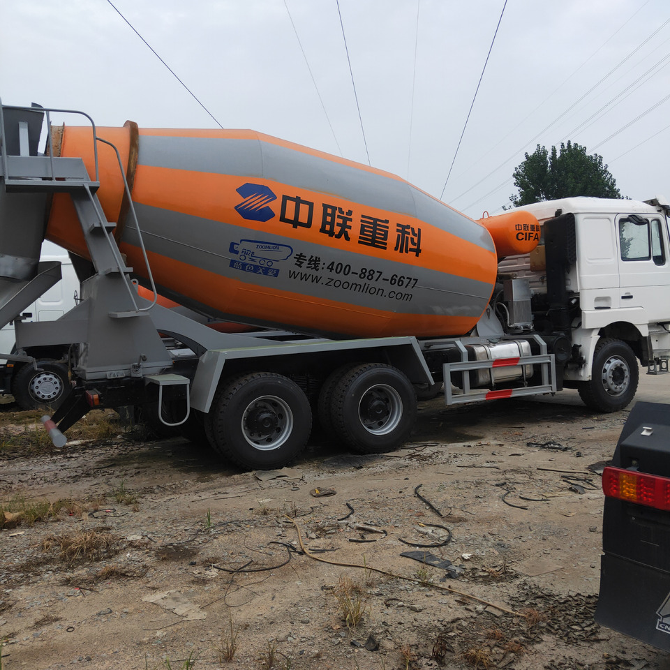 SHACMAN F3000 - Concrete mixer: picture 3 SHACMAN F3000 - Concrete mixer: picture 3