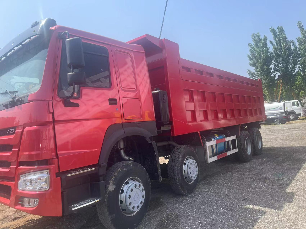 SINOTRUK HOWO 420 8X4 CLICK HERE FOR DISCOUNT - Tipper: picture 2 SINOTRUK HOWO 420 8X4 CLICK HERE FOR DISCOUNT - Tipper: picture 2