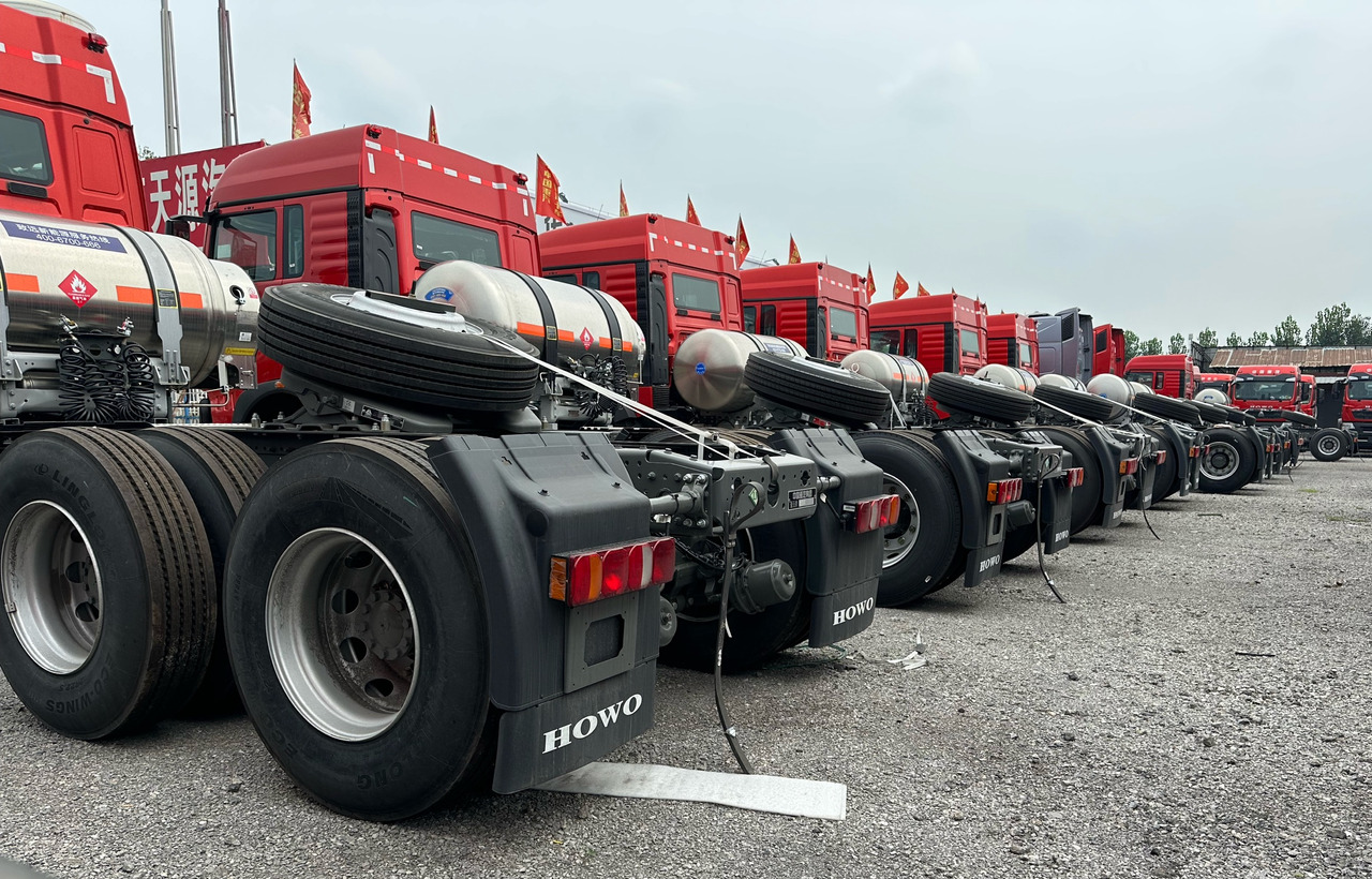 SINOTRUK HOWO TX480HP Tractor Unit Click for Discount - Tipper: picture 4 SINOTRUK HOWO TX480HP Tractor Unit Click for Discount - Tipper: picture 4