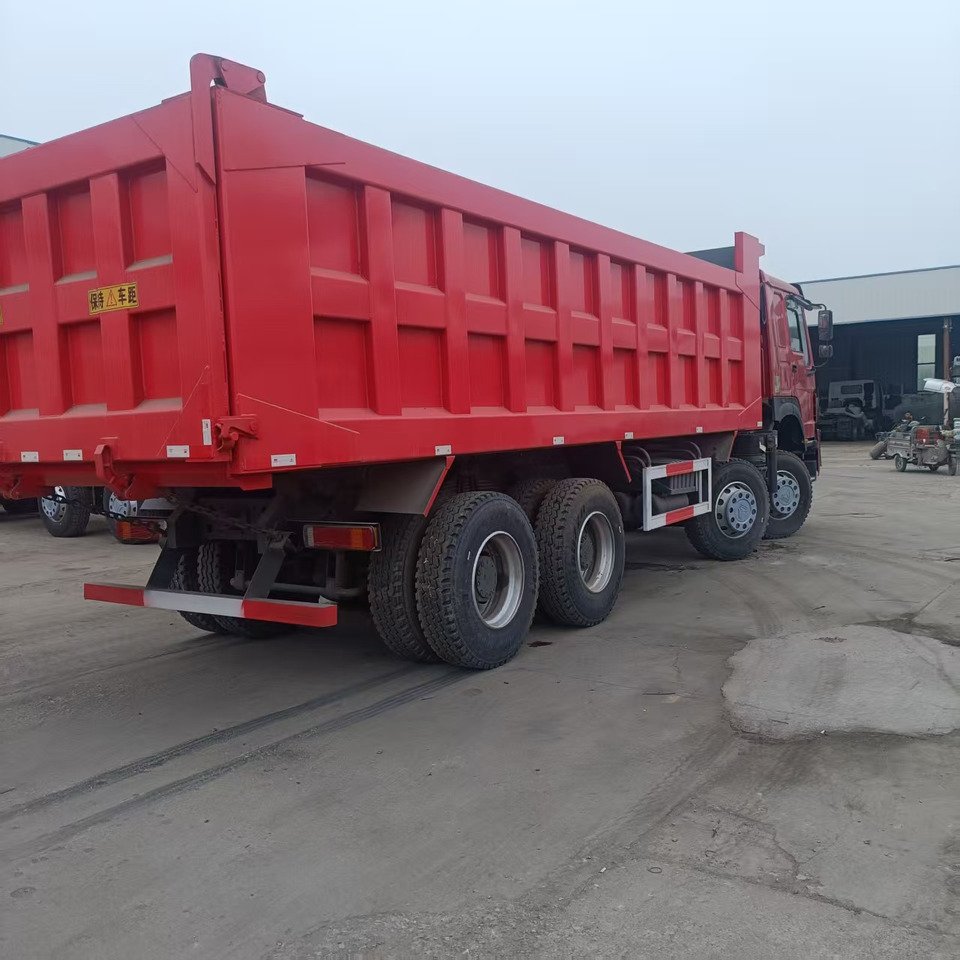 SINOTRUK howo 8x4 - Tipper: picture 4 SINOTRUK howo 8x4 - Tipper: picture 4