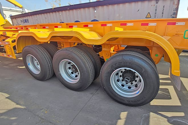 XCMG 40T Container Side Lift Trailer for Sale in Nigeria - Container transporter/ Swap body semi-trailer: picture 4 XCMG 40T Container Side Lift Trailer for Sale in Nigeria - Container transporter/ Swap body semi-trailer: picture 4
