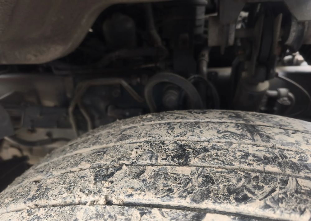 Renault Gama D 18.280  rama do zabudowy poduszka - Cab chassis truck: picture 4 Renault Gama D 18.280  rama do zabudowy poduszka - Cab chassis truck: picture 4