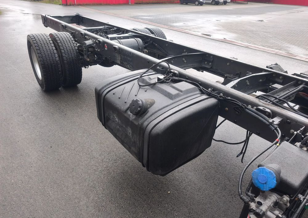 Renault Midlum 220.14  220.16 rama do zabudowy poduszka - Cab chassis truck: picture 5 Renault Midlum 220.14  220.16 rama do zabudowy poduszka - Cab chassis truck: picture 5