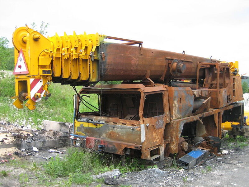 Liebherr LTM 1090/2 for parts - Mobile crane: picture 1 Liebherr LTM 1090/2 for parts - Mobile crane: picture 1