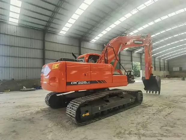 2022 Doosan DX225 - Crawler excavator: picture 5 2022 Doosan DX225 - Crawler excavator: picture 5