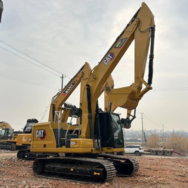 Crawler excavator 2023 Caterpillar 320GC: picture 14
