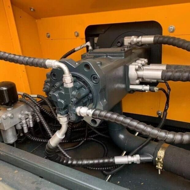 Crawler excavator 2023 Hyundai R305: picture 6