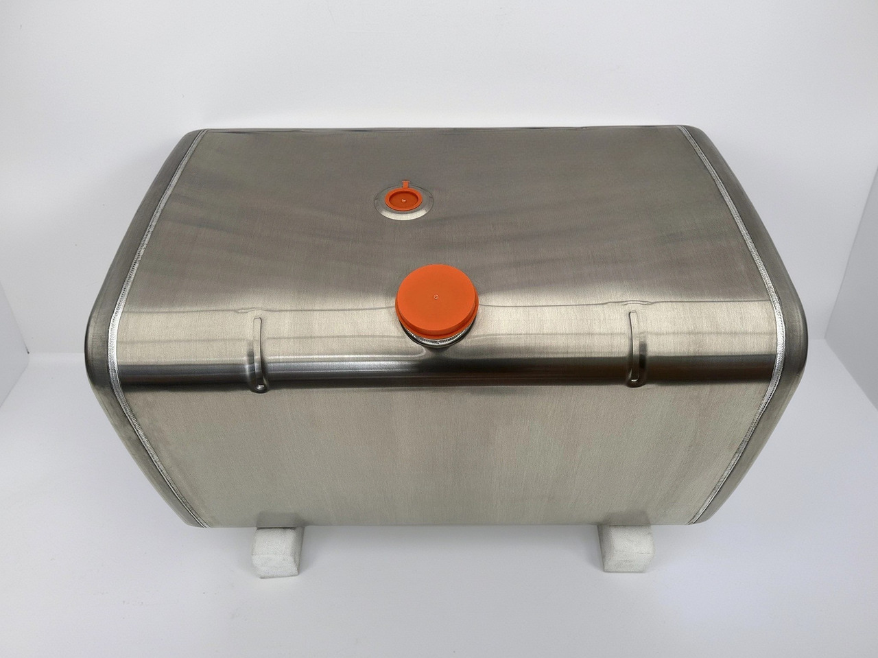 IVECO  - Fuel tank: picture 1 IVECO  - Fuel tank: picture 1