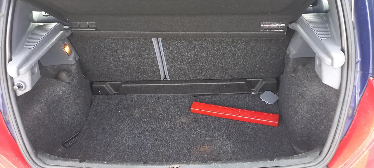 CLIO WITHOUT ROADWORTHINESS TEST - Car: picture 2 CLIO WITHOUT ROADWORTHINESS TEST - Car: picture 2