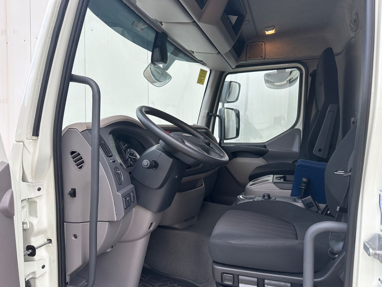 Container transporter/ Swap body truck DAF LF 310 8G LBW Bär2T 3J-Garatnie DAF LF 310 8G LBW Bär2T 3J-Garatnie: picture 7 Container transporter/ Swap body truck DAF LF 310 8G LBW Bär2T 3J-Garatnie DAF LF 310 8G LBW Bär2T 3J-Garatnie: picture 7