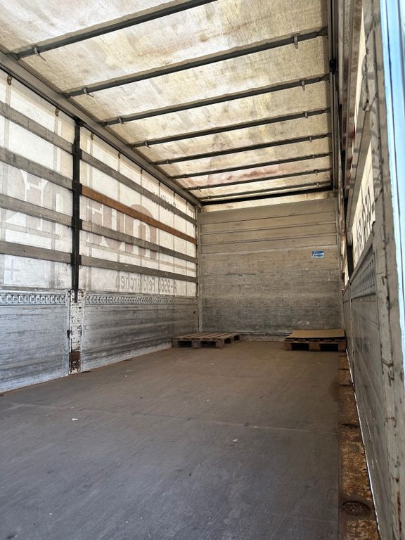 DAF LF 55-220 EEV Edscha LBW DAF LF 55-220 EEV Edscha LBW - Curtainsider truck: picture 5 DAF LF 55-220 EEV Edscha LBW DAF LF 55-220 EEV Edscha LBW - Curtainsider truck: picture 5