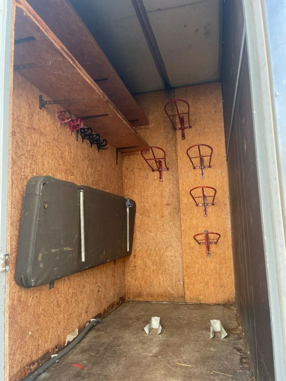 MAN 12.192 Pferdetransporter MAN 12.192 Pferdetransporter - Horse truck: picture 5 MAN 12.192 Pferdetransporter MAN 12.192 Pferdetransporter - Horse truck: picture 5