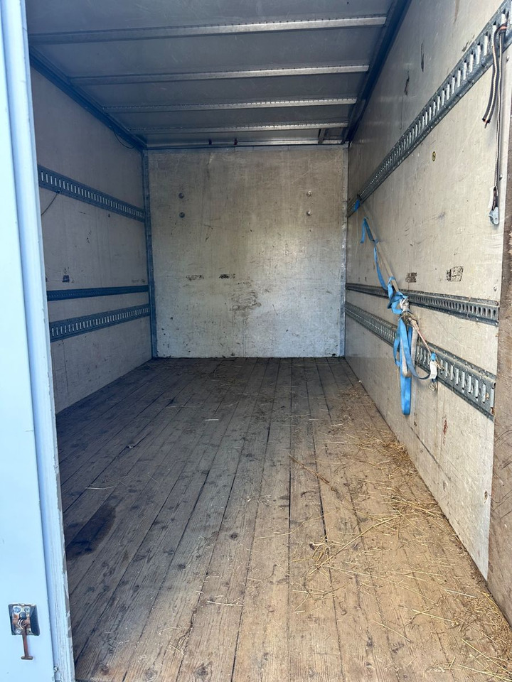 Mercedes-Benz 412 D Koffer Klima - Box van: picture 4 Mercedes-Benz 412 D Koffer Klima - Box van: picture 4