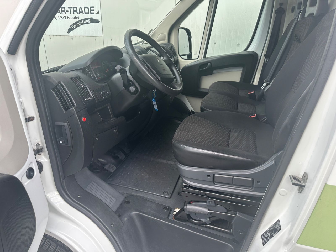 Peugeot Boxer 2,0 HDI Klima AluAusbau L4H2 - Panel van: picture 5 Peugeot Boxer 2,0 HDI Klima AluAusbau L4H2 - Panel van: picture 5
