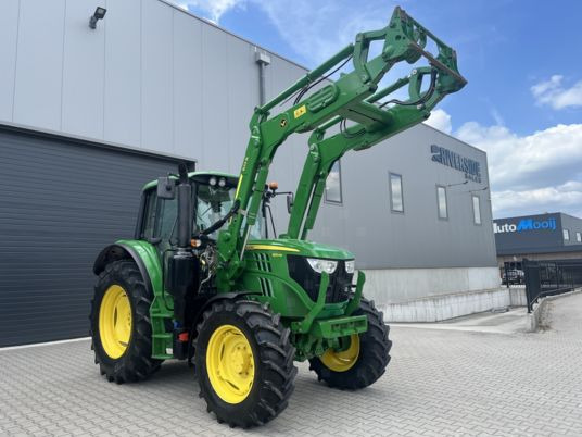 John Deere 6110M - Farm tractor: picture 1 John Deere 6110M - Farm tractor: picture 1