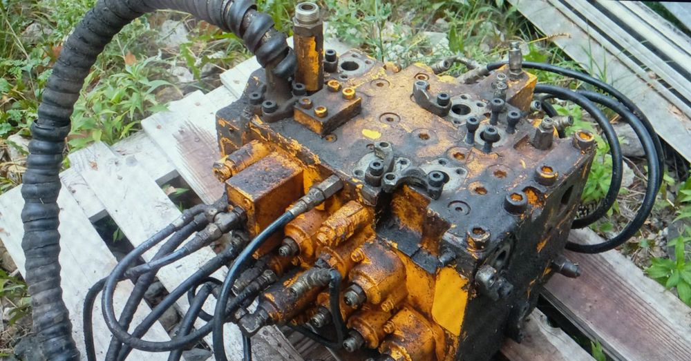 Rozdzielacz koparki Hyundai EC290NLG-7A - Hydraulics: picture 1 Rozdzielacz koparki Hyundai EC290NLG-7A - Hydraulics: picture 1