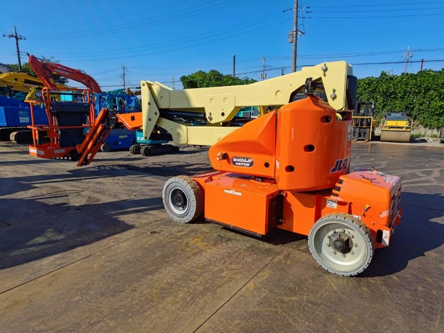 JLG M400AJPN - Articulated boom: picture 3 JLG M400AJPN - Articulated boom: picture 3
