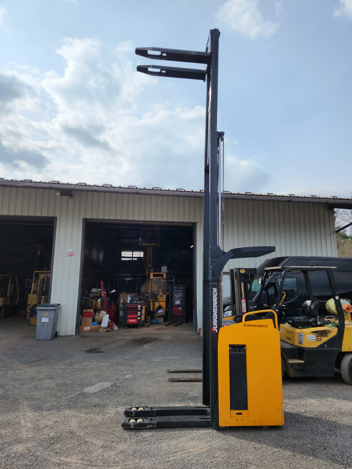 JUNGHEINRICH ESC 216z - Reach truck: picture 5 JUNGHEINRICH ESC 216z - Reach truck: picture 5