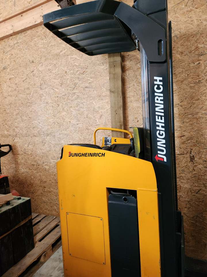 JUNGHEINRICH ESC 216z - Reach truck: picture 1 JUNGHEINRICH ESC 216z - Reach truck: picture 1