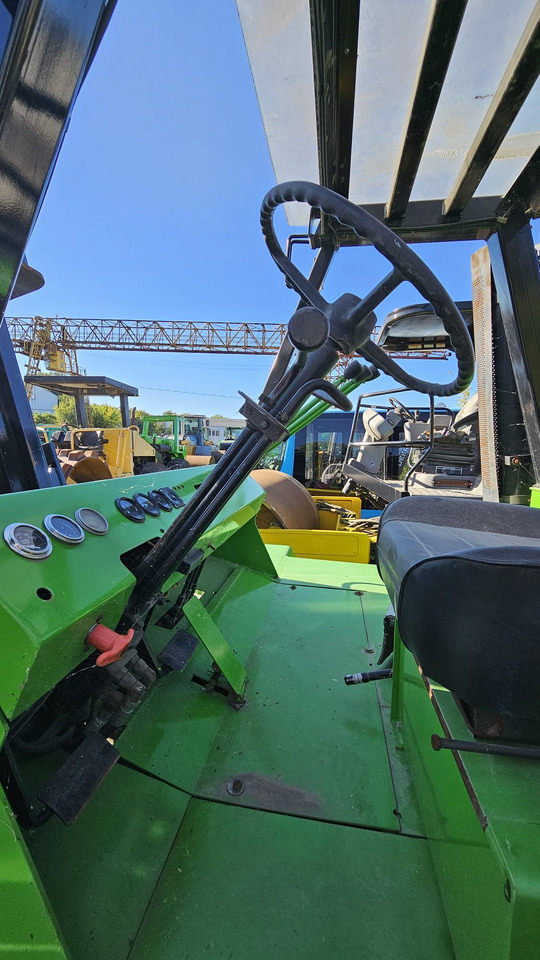 CATERPILLAR V330B - Rough terrain forklift: picture 4 CATERPILLAR V330B - Rough terrain forklift: picture 4