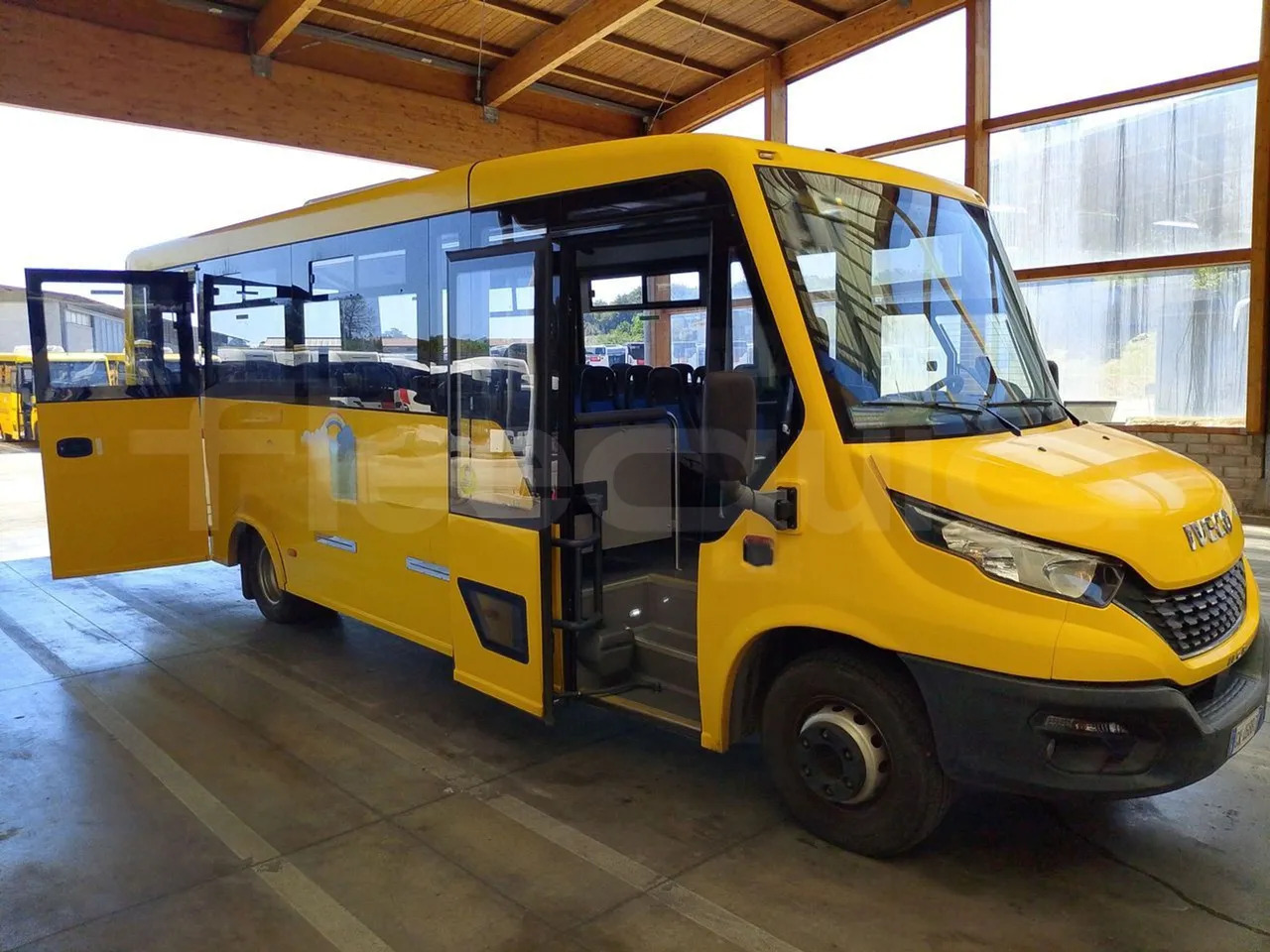 School bus Iveco Indcar: picture 10