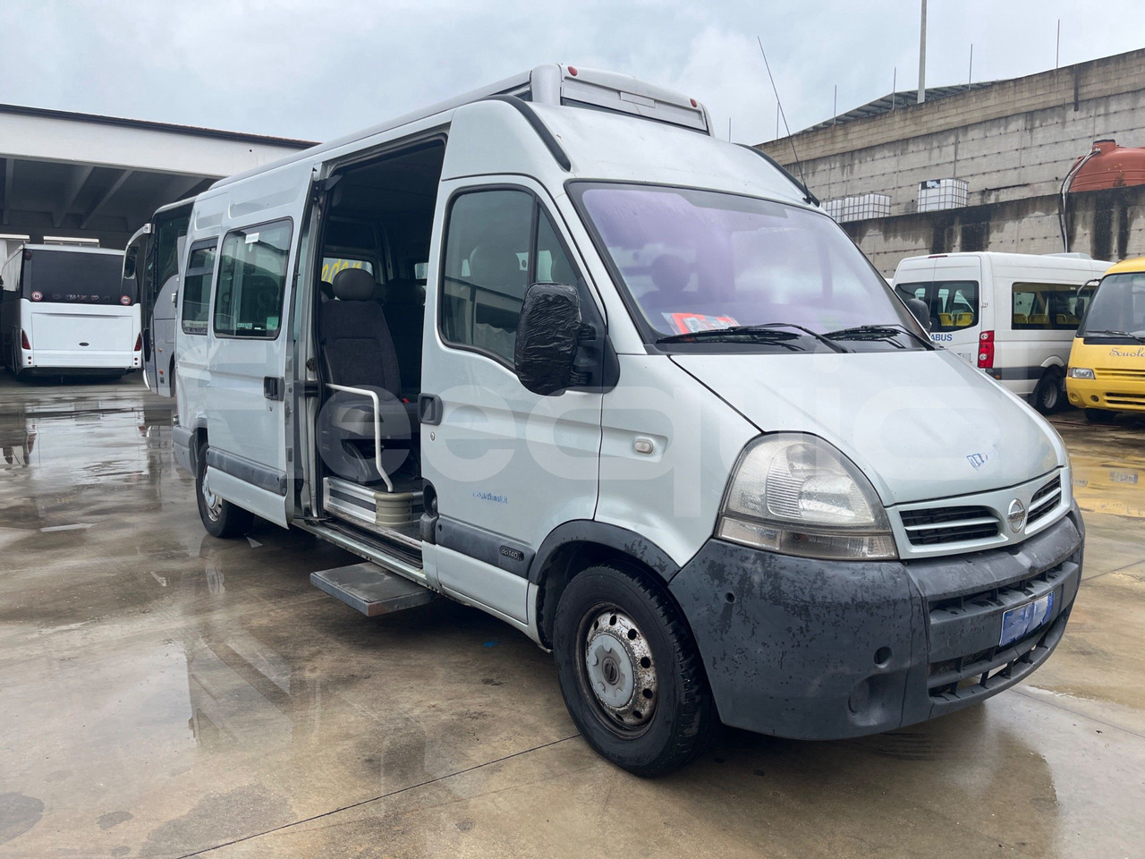Nissan Interstar - Minibus, Passenger van: picture 1 Nissan Interstar - Minibus, Passenger van: picture 1