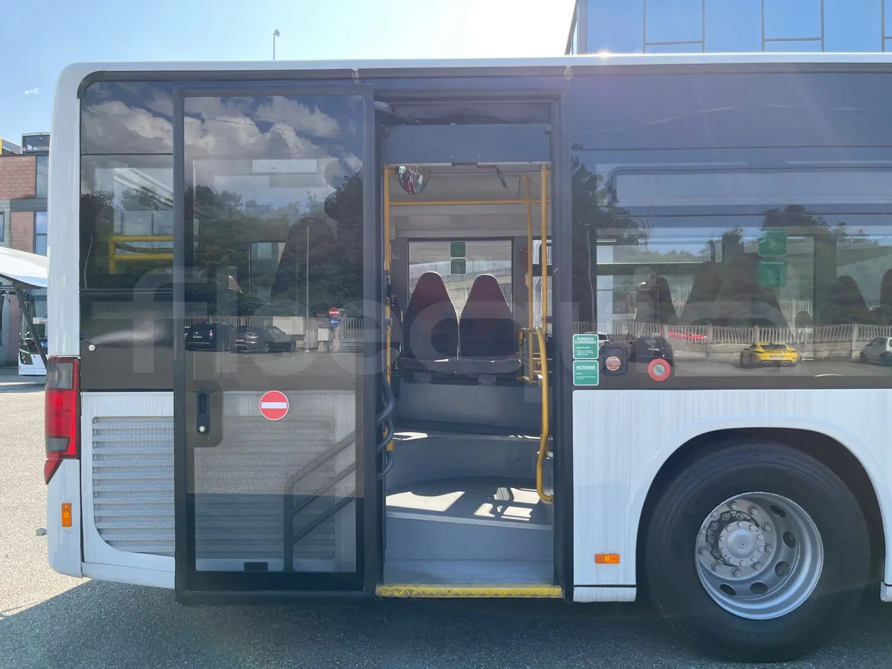 Setra S415 on lease Setra S415: picture 13 Setra S415 on lease Setra S415: picture 13